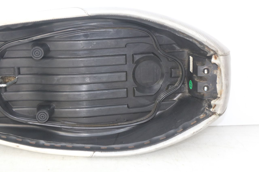 photo de SELLE MBK BOOSTER SPIRIT NAKED 50 (2004 - 2017) - Vue rapprochée