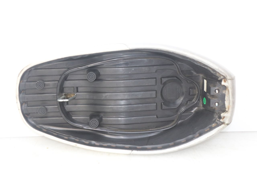 photo de SELLE MBK BOOSTER SPIRIT NAKED 50 (2004 - 2017) - Inspection visuelle