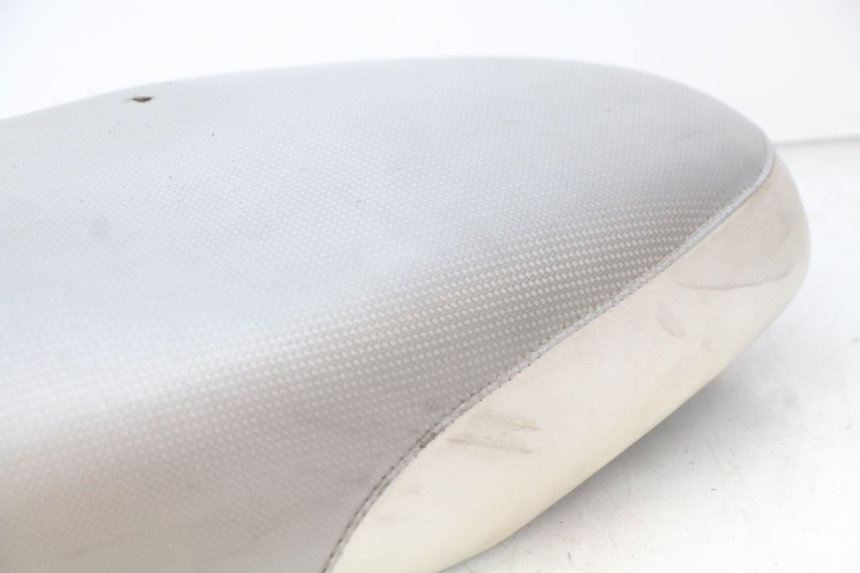 photo de SELLE MBK BOOSTER SPIRIT NAKED 50 (2004 - 2017) - Autre angle de vue