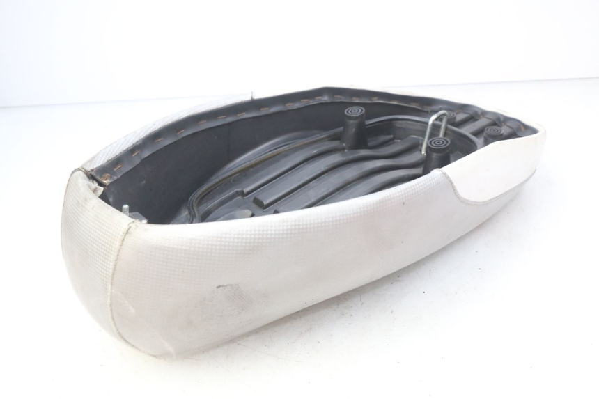 photo de SELLE MBK BOOSTER SPIRIT NAKED 50 (2004 - 2017) - Marquages et références