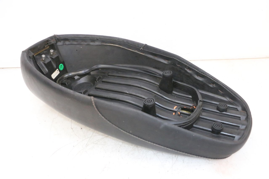 photo de SELLE MBK BOOSTER SPIRIT NAKED 50 (2004 - 2017) - Points de fixation