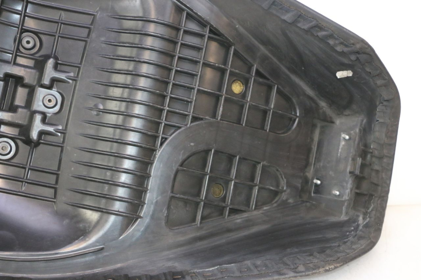photo de SELLE SUZUKI BURGMAN 125 (2007 - 2014) - Vue rapprochée