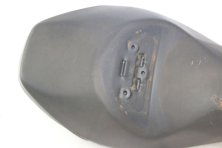 photo de SELLE SUZUKI BURGMAN 125 (2007 - 2014) - Angle alternatif