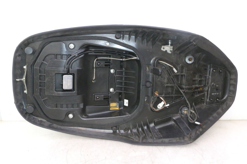 photo de SELLE SUZUKI BURGMAN EXECUTIVE ABS 650 (2006 - 2012) - Pièce contrôlée