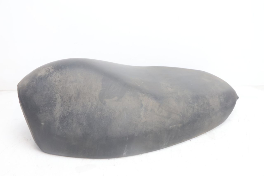 photo de SELLE PEUGEOT BUXY 50 (1993 - 1998) - Points de fixation