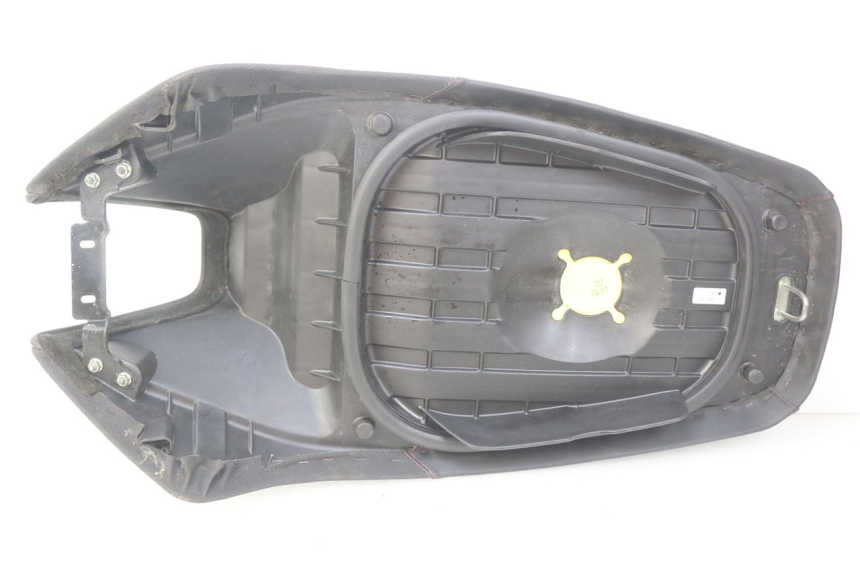 photo de SELLE YAMAHA BW'S BWS 125 (2010 - 2013) - Points de fixation