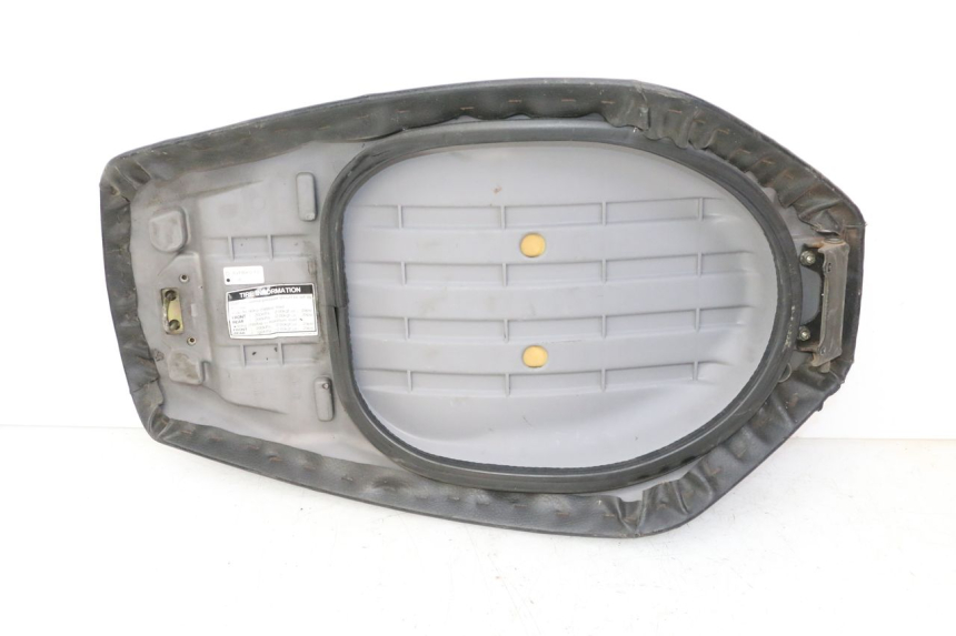 photo de SELLE YAMAHA BW'S 100 (1999 - 2002) - Marquages et références