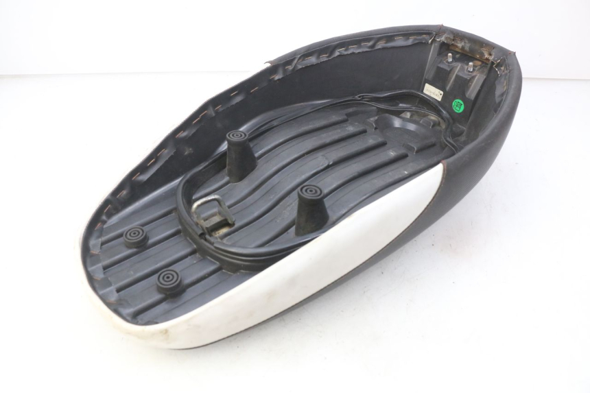 photo de SELLE YAMAHA BW'S NAKED 50 (2008 - 2019) - État de surface