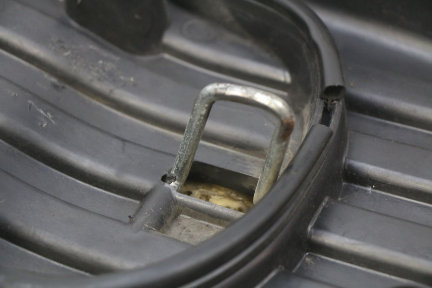 photo de SELLE YAMAHA BW'S NAKED 50 (2008 - 2019) - Marquages et références