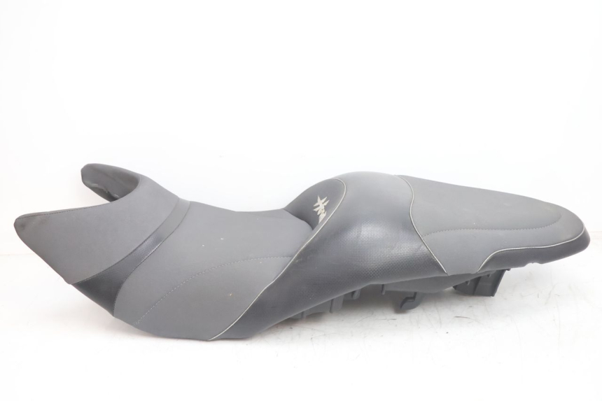 photo de SELLE HONDA CB F HORNET 600 (2005 - 2006) - Détails caractéristiques