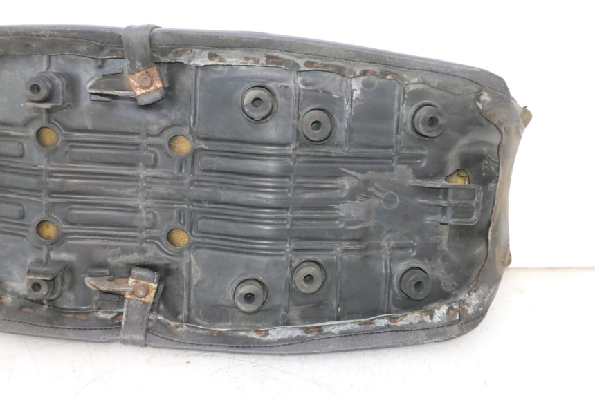 photo de SELLE HONDA CB TWO FIFTY 250 (1991 - 2002) - État de surface