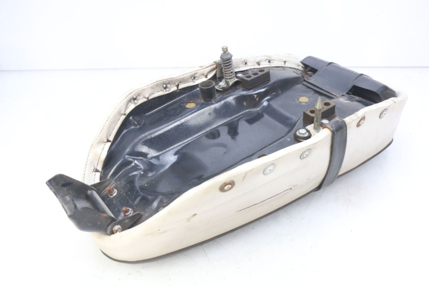 photo de SELLE TNT MOTOR CITY 50 (2007 - 2018) - Autre angle de vue