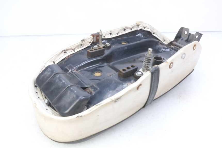 photo de SELLE TNT MOTOR CITY 50 (2007 - 2018) - État de surface