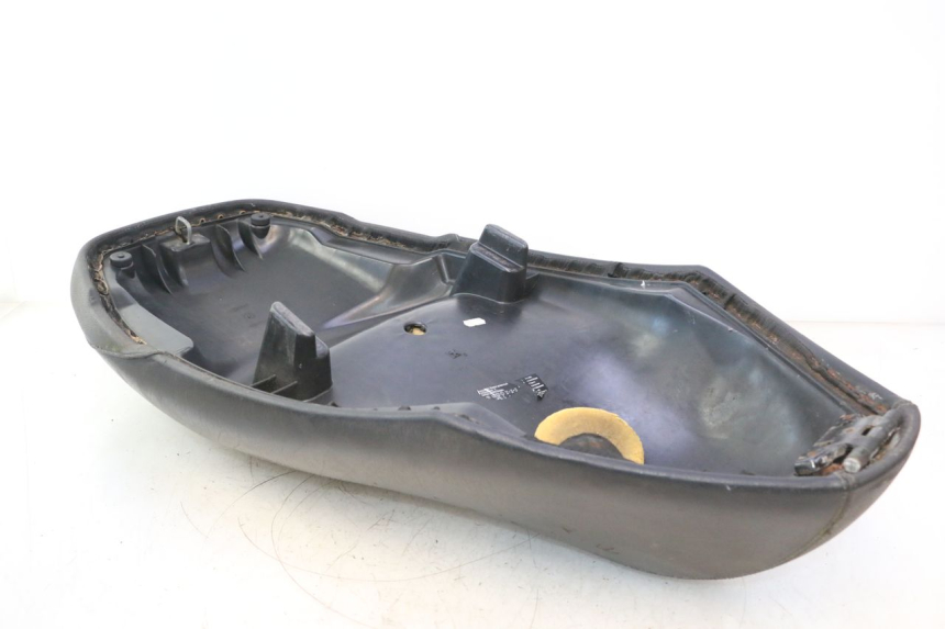 photo de SELLE PEUGEOT CITYSTAR 125 (2011 - 2017) - Autre angle de vue