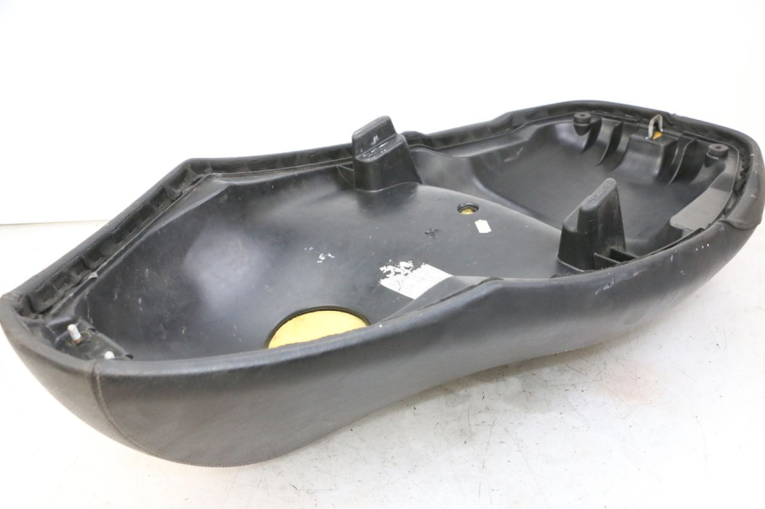 photo de SELLE PEUGEOT CITYSTAR 50 (2013 - 2017) - État de surface