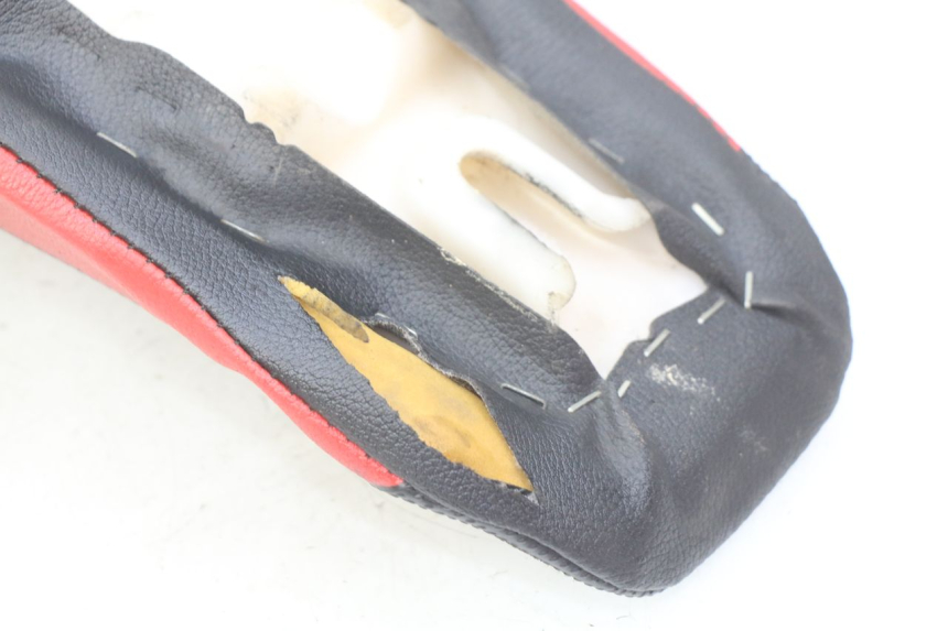 photo de SELLE HONDA CRF CR-F 450 (2005 - 2008) - Points de fixation