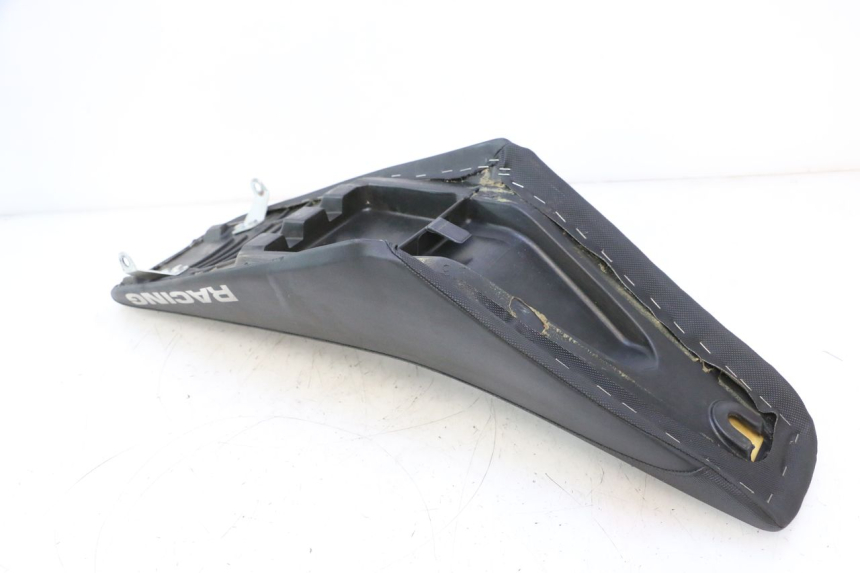 photo de SELLE HM HONDA CRM DERAPAGE RR 50 (2006 - 2017) - Gros plan technique