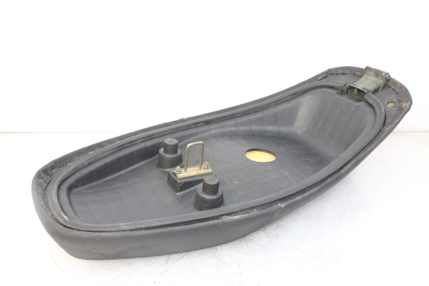 photo de SELLE DAELIM BESBI 125 (2007 - 2008) - État de surface