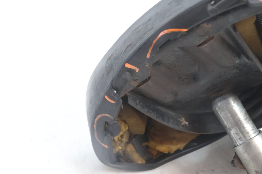 photo de SELLE MBK DAKOTA 50 (2003 - 2008) - Points de fixation