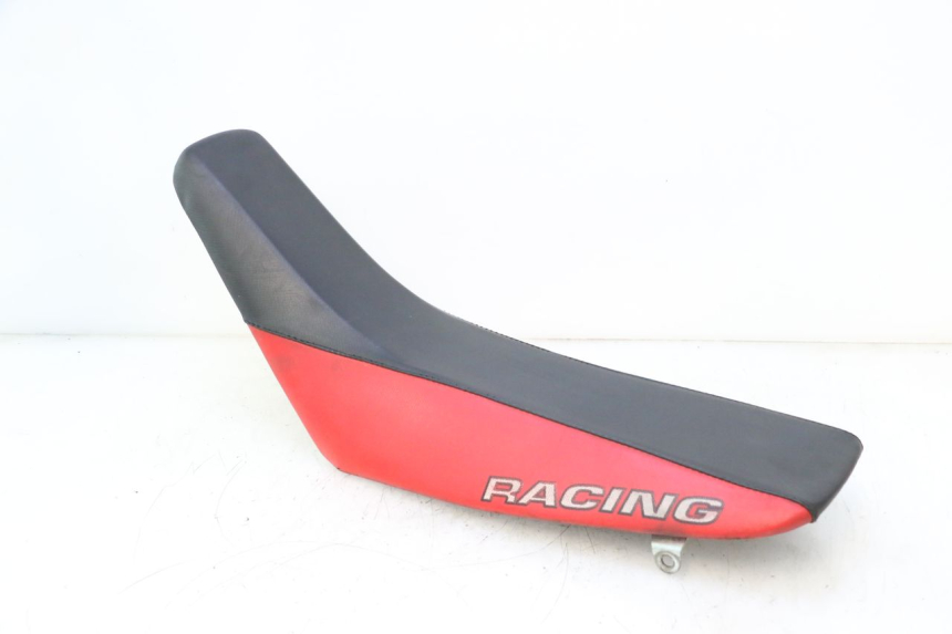 photo de SELLE HM HONDA DERAPAGE 50 (2007 - 2009) - Vue rapprochée