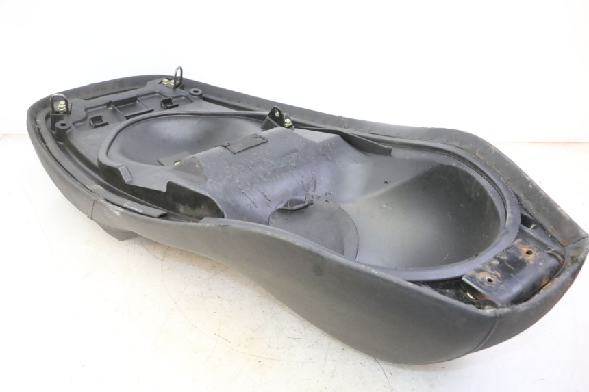 photo de SELLE KYMCO DINK STREET 125 (2009 - 2014) - État de surface