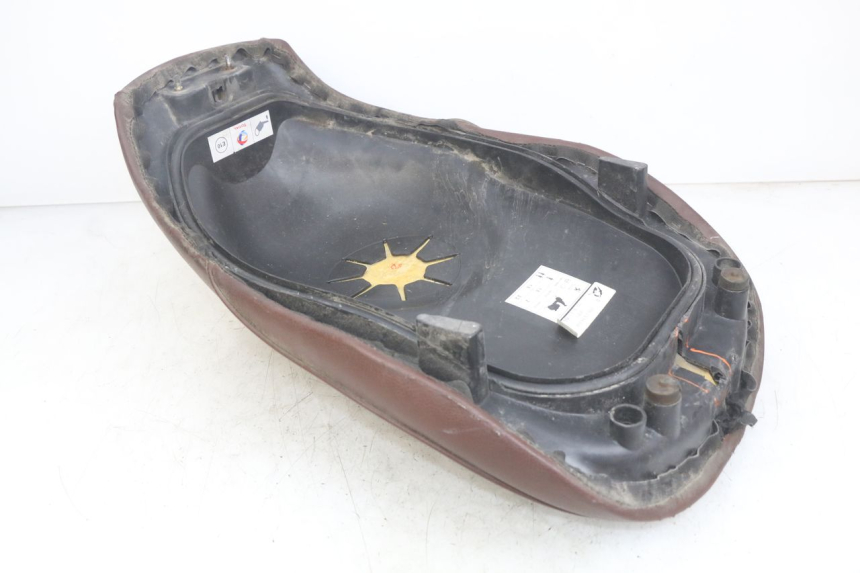 photo de SELLE PEUGEOT DJANGO 4T 50 (2014 - 2019) - Détail de la pièce