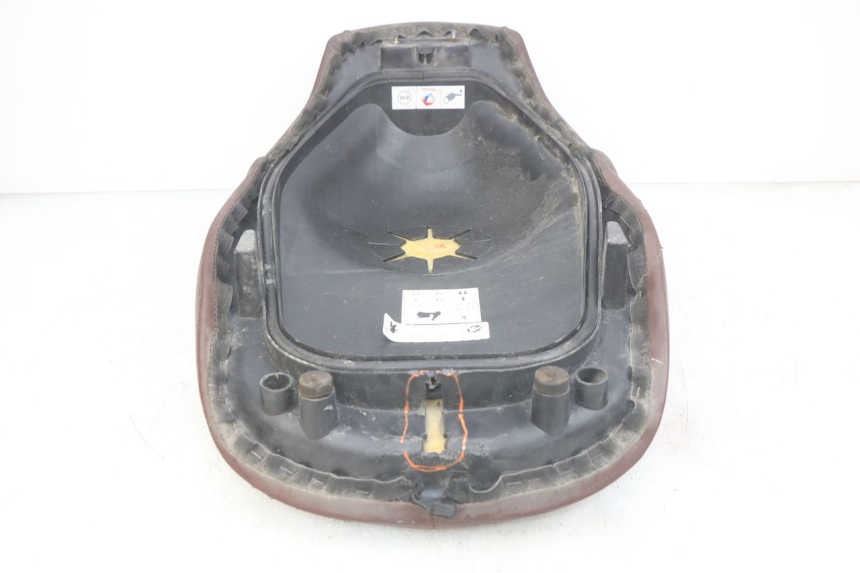 photo de SELLE PEUGEOT DJANGO 4T 50 (2014 - 2019) - État de surface