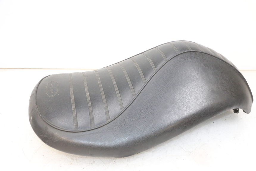 photo de SELLE PEUGEOT DJANGO 4T 50 (2014 - 2019) - Marquages et références
