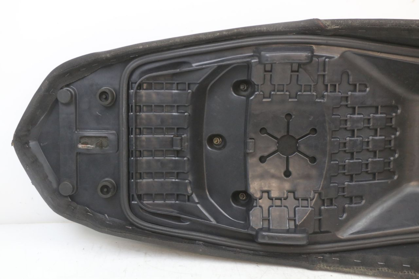 photo de SELLE LONGJIA EASY MAX 125 (2020 - 2024) - Points de fixation