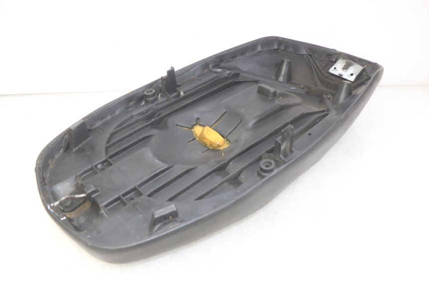 photo de SELLE PEUGEOT ELYSEO 125 (1999 - 2004) - Vue rapprochée