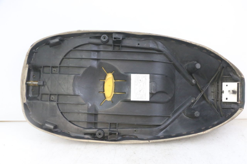 photo de SELLE PEUGEOT ELYSEO 125 (1999 - 2004) - Focus structure