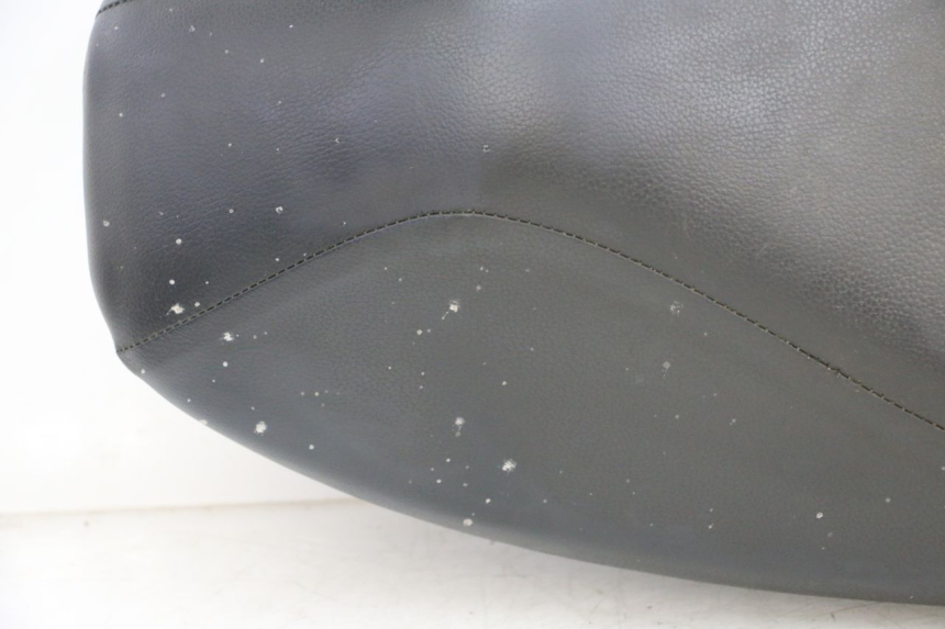 photo de SELLE PEUGEOT ELYSEO 125 (1999 - 2004) - Angle alternatif