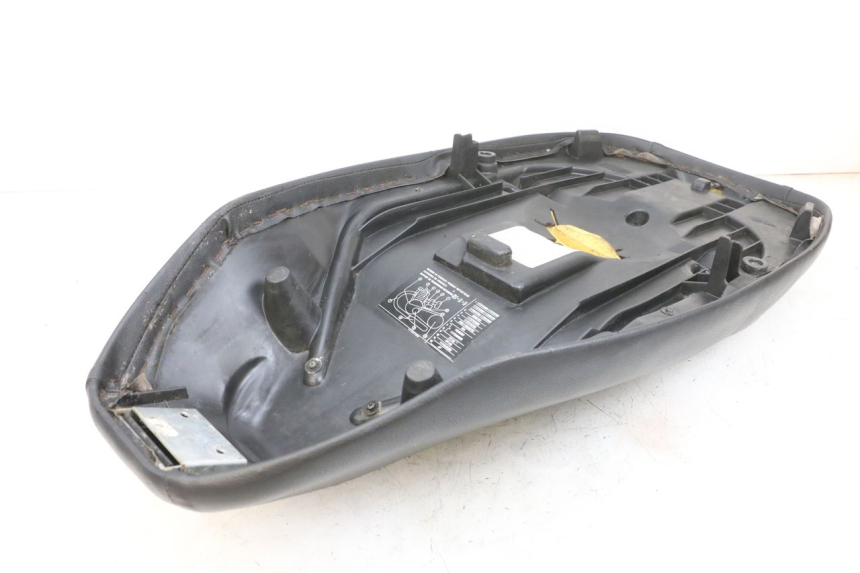 photo de SELLE PEUGEOT ELYSEO 125 (1999 - 2004) - Zoom état d’usage
