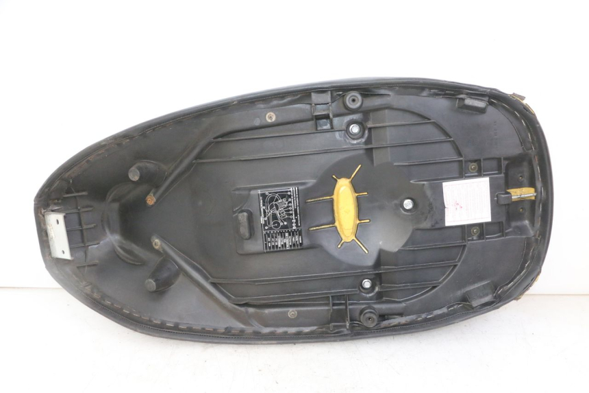 photo de SELLE PEUGEOT ELYSTAR 125 (2002 - 2007) - Détails caractéristiques