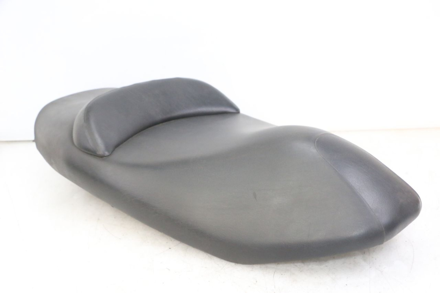 photo de SELLE PEUGEOT ELYSTAR 125 (2002 - 2007) - Inspection visuelle
