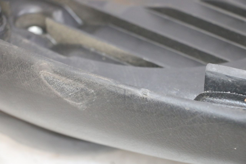 photo de SELLE PEUGEOT ELYSTAR 125 (2002 - 2007) - Gros plan technique