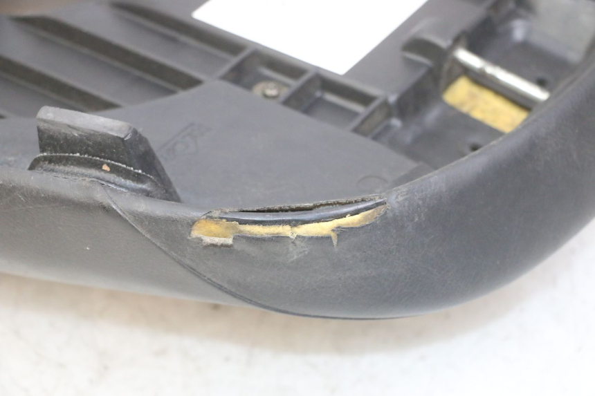 photo de SELLE PEUGEOT ELYSTAR 125 (2002 - 2007) - Points de fixation