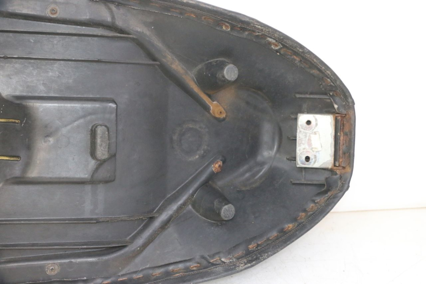 photo de SELLE PEUGEOT ELYSTAR 50 (2002 - 2014) - Inspection visuelle