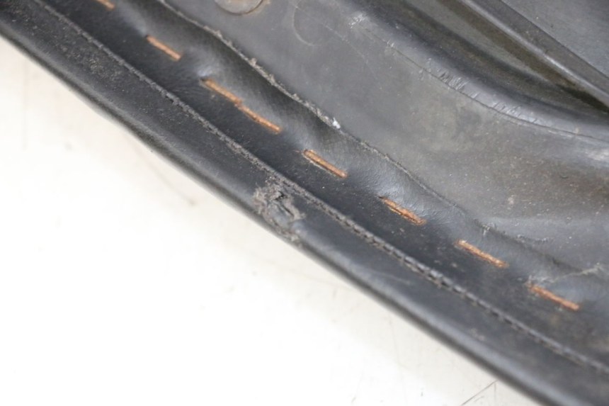 photo de SELLE PEUGEOT ELYSTAR 50 (2002 - 2014) - Points de fixation