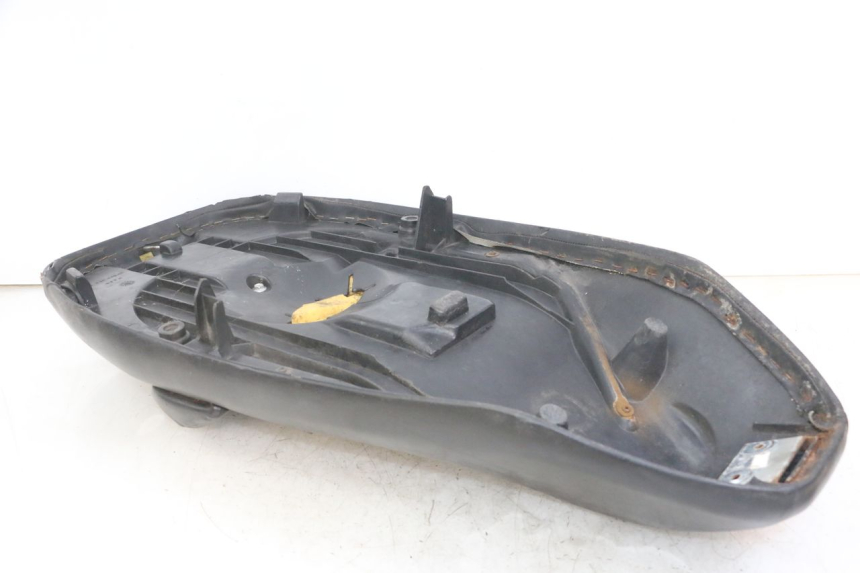 photo de SELLE PEUGEOT ELYSTAR 50 (2002 - 2014) - État de surface