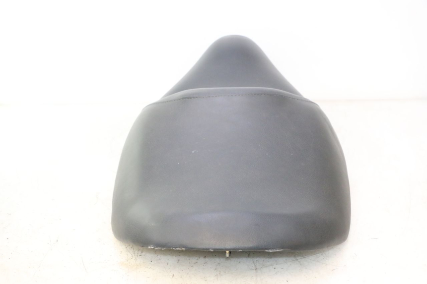 photo de SELLE HONDA FES PANTHEON 2T 125 (1998 - 2002) - Vue rapprochée