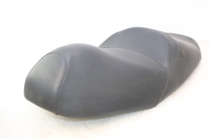 photo de SELLE HONDA FES PANTHEON 2T 125 (1998 - 2002) - Inspection visuelle