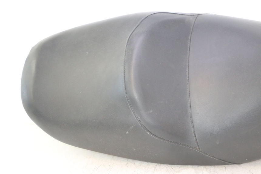 photo de SELLE HONDA FES PANTHEON 2T 125 (1998 - 2002) - Zoom qualité