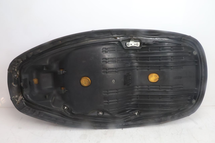 photo de SELLE HONDA FES PANTHEON 125 (2003 - 2007) - Zoom état d’usage