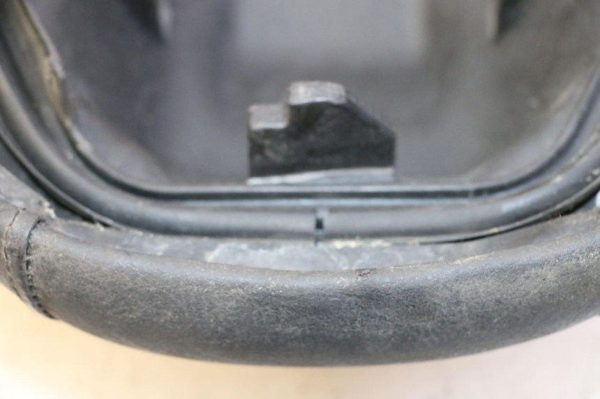 photo de SELLE HONDA FES S-WING SWING ABS 125 (2007 - 2015) - Détail de la pièce