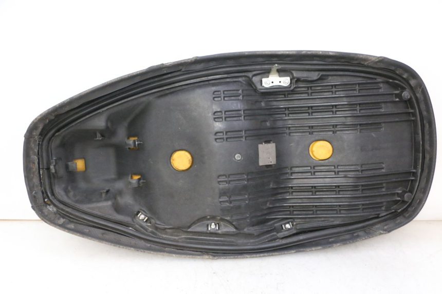 photo de SELLE HONDA FES S-WING SWING ABS 125 (2007 - 2015) - Focus structure