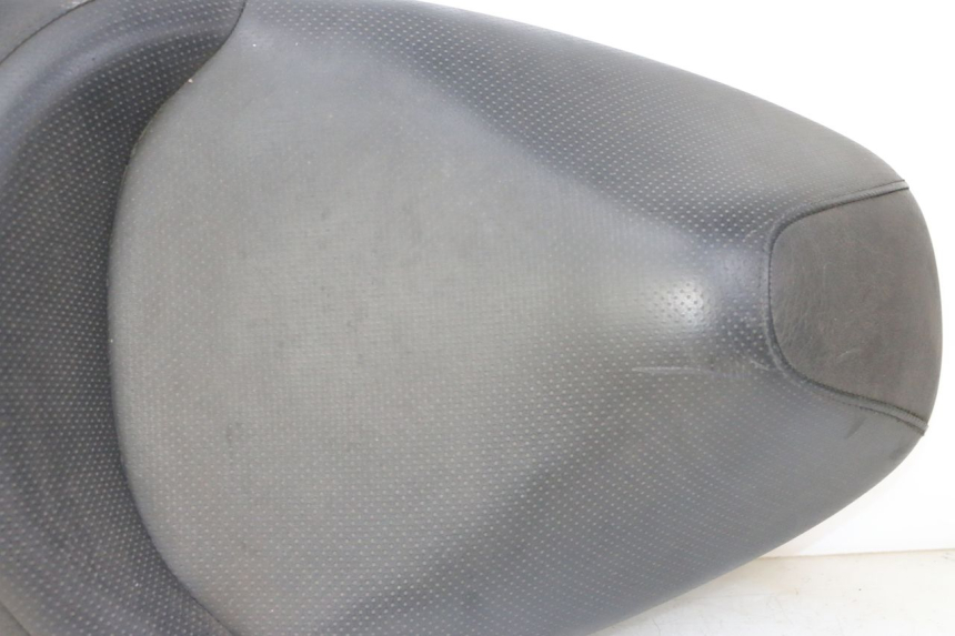 photo de SELLE HONDA FES S-WING SWING ABS 125 (2007 - 2015) - Zoom état d’usage