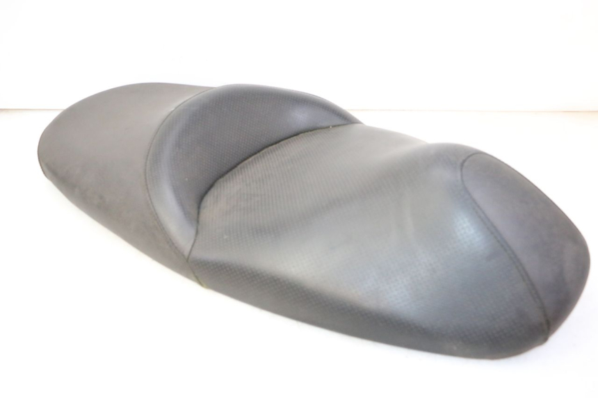 photo de SELLE HONDA FES S-WING SWING ABS 125 (2007 - 2015) - Gros plan technique