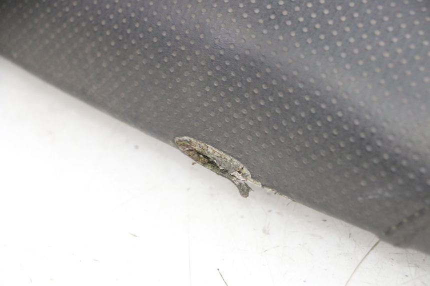 photo de SELLE HONDA FES S-WING SWING ABS 125 (2007 - 2015) - État de surface