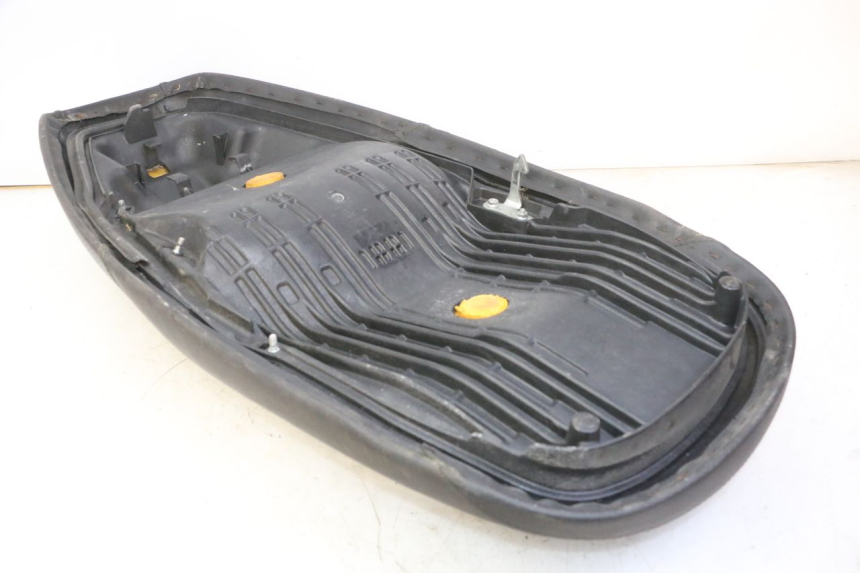 photo de SELLE HONDA FES S-WING SWING ABS 125 (2007 - 2015) - Zoom état d’usage